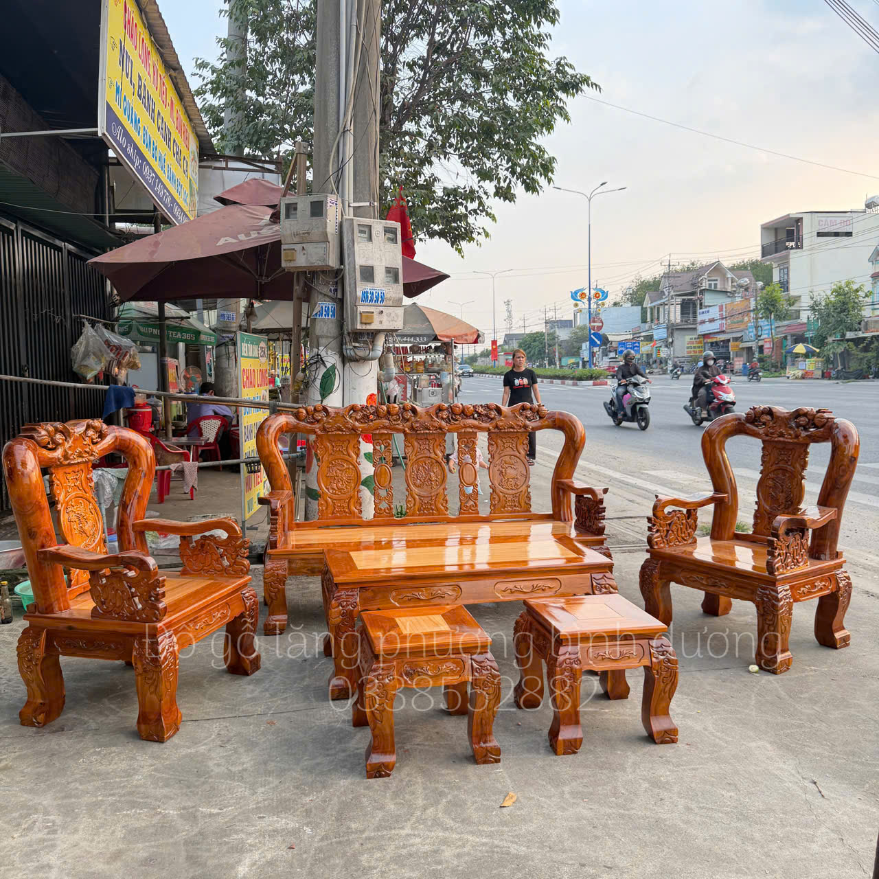 SaLon Gỗ Tràm Lựa Mặt Gõ Đỏ Cột 12 Tay Rồng