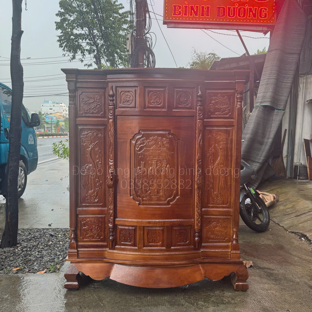 Tủ Thờ Gỗ Tràm Bông Vàng 4 Chân