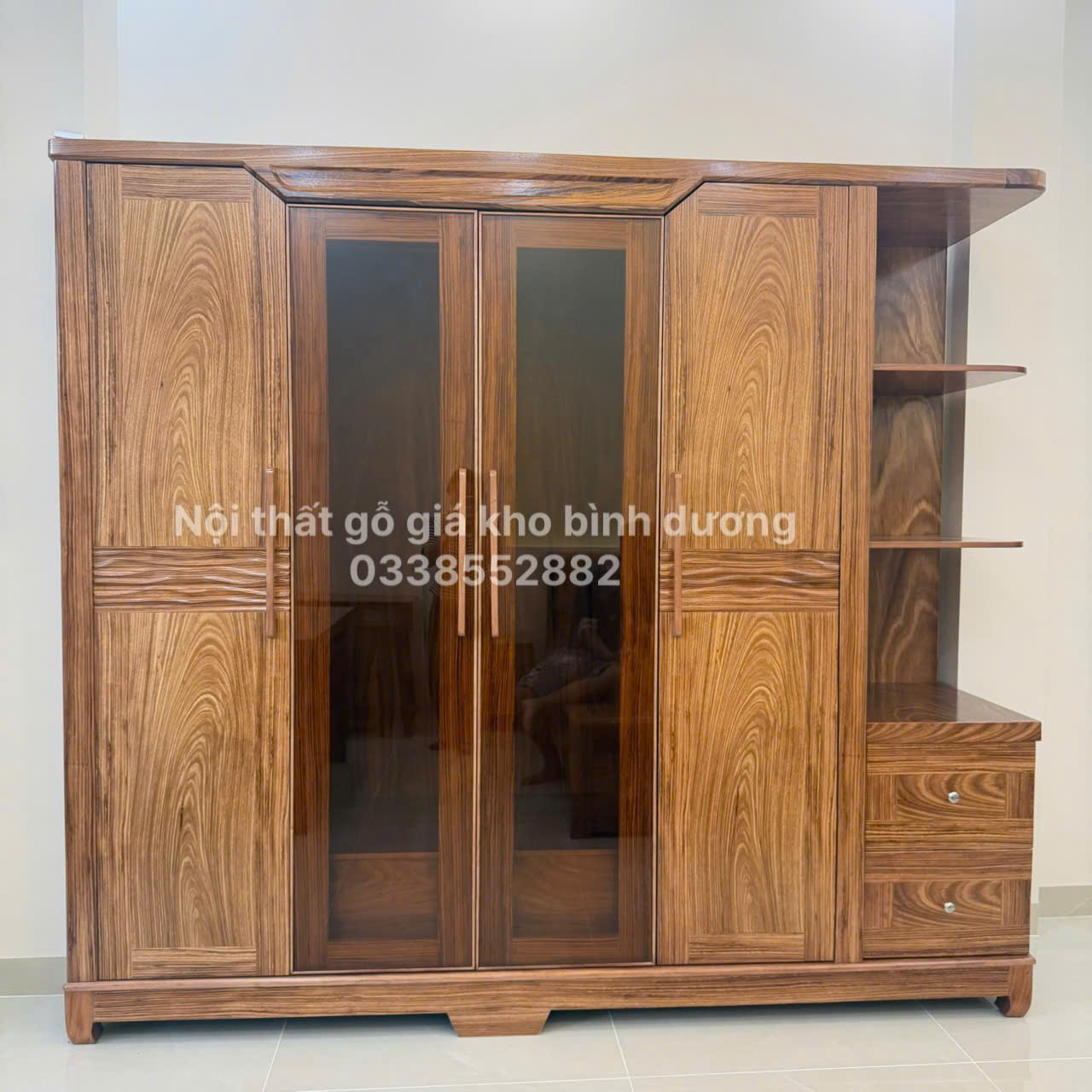 TỦ QUẦN ÁO GỖ HƯƠNG XÁM 4 CÁNH 1 KỆ CÁNH KÍNH CAO CẤP