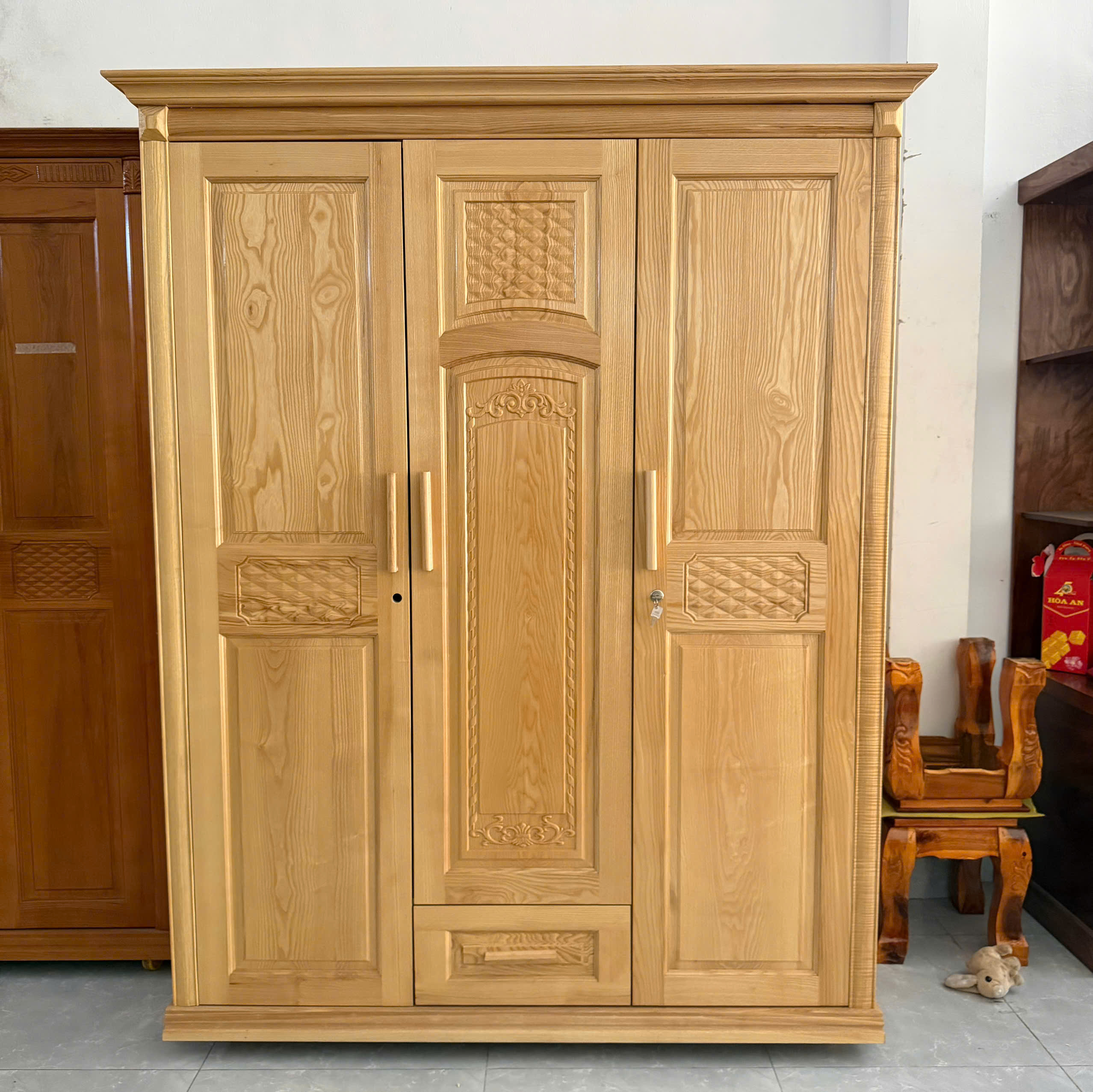 Tủ Quần Áo Gỗ Sồi Nga 3 Cánh Màu Tự Nhiên