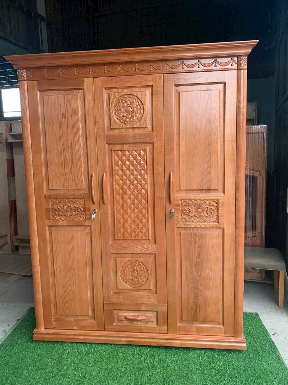 Tủ Quần Áo Gỗ Sồi Nga 3 Cánh Màu Cánh Gián