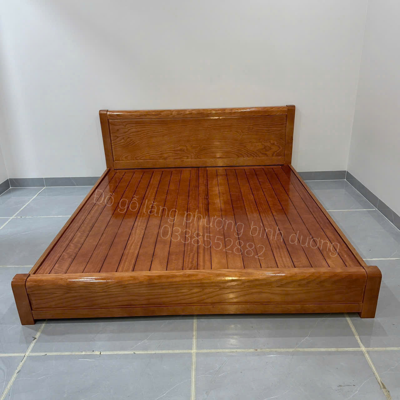 Giường Gỗ Sồi Nga Chân Bệt Màu Cánh Gián