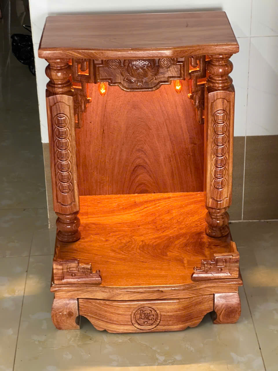 Bàn Thờ Thần Tài Ông Địa Gỗ Hương Đá Chạm Đồng Tiền Cao Cấp