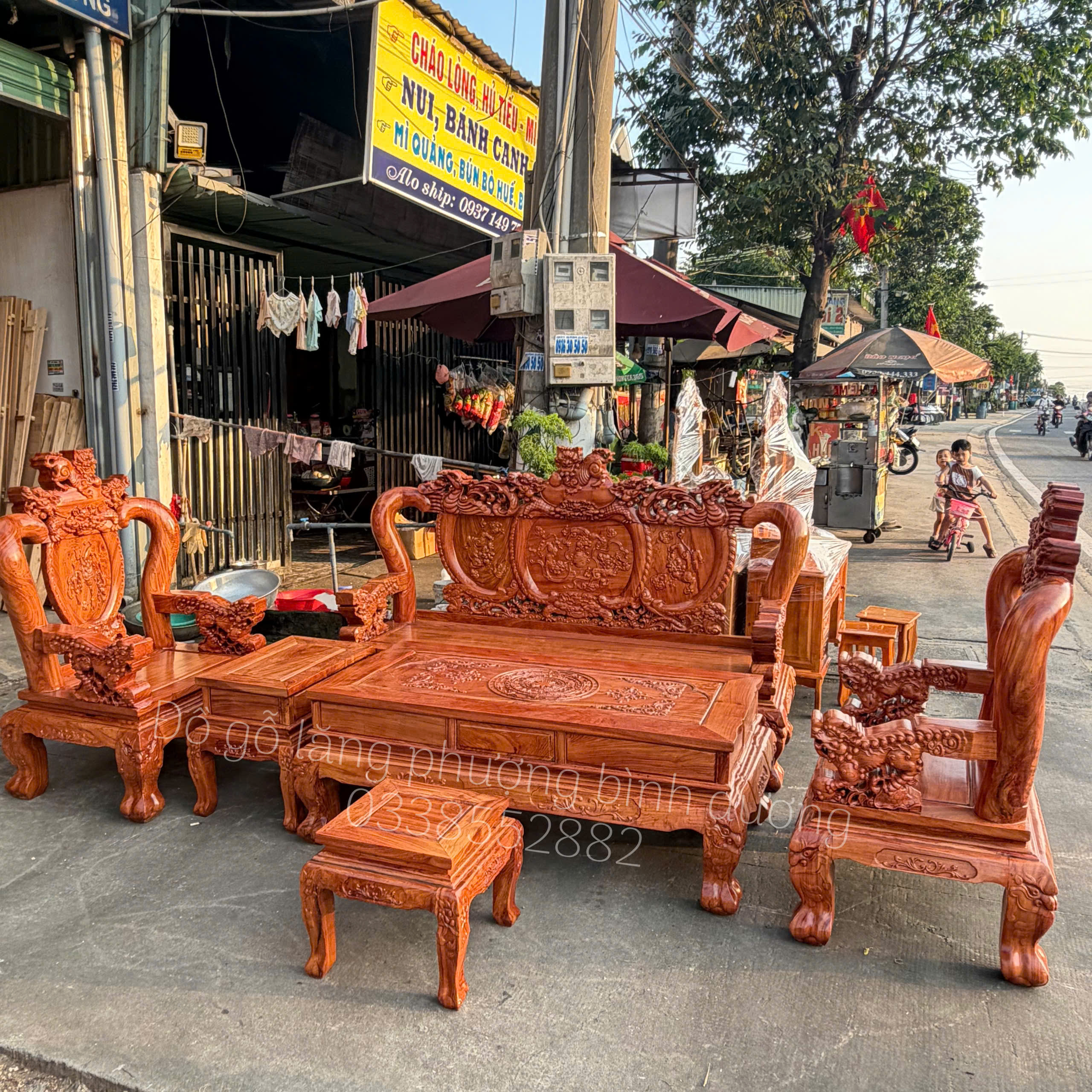 Nghê bảo đỉnh cột 12 gỗ Hương đá