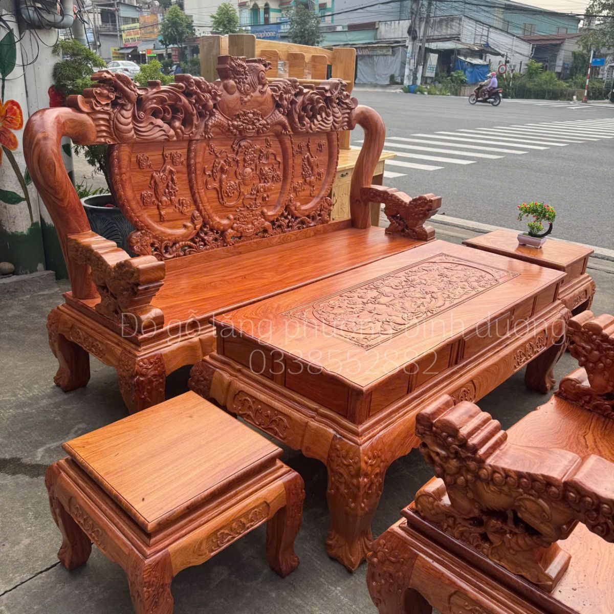 Salon Nghê Bảo Đỉnh Gỗ Hương Đá
